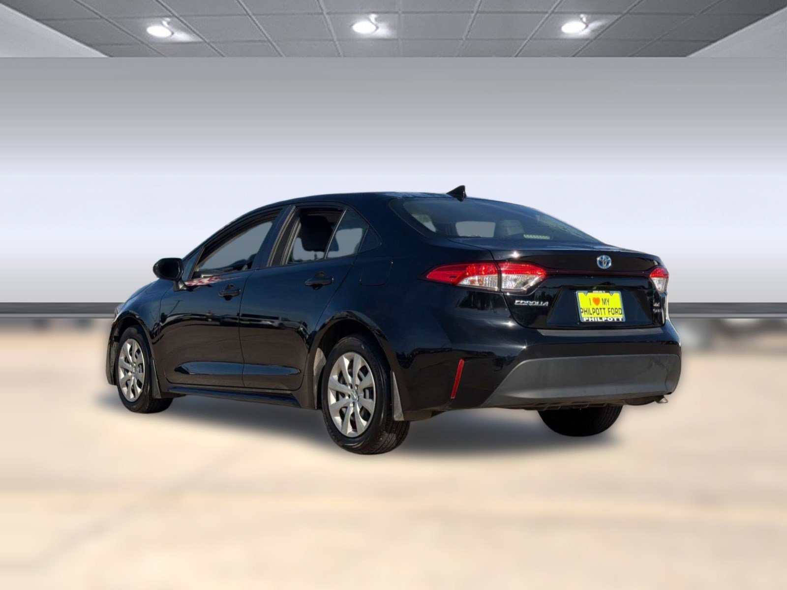 Used 2025 Toyota Corolla LE FWD image 3