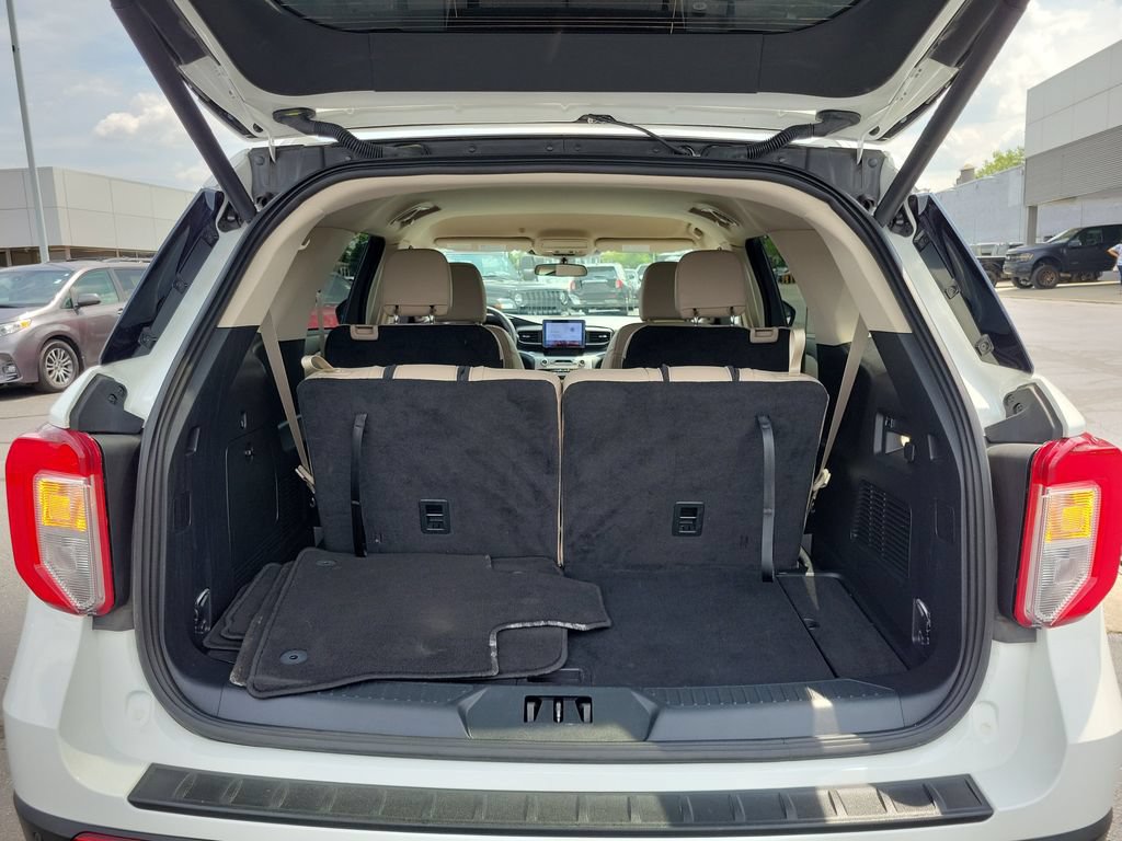 Certified 2023 Ford Explorer XLT w/ Equipment Group 202A AWD/4WD image 10