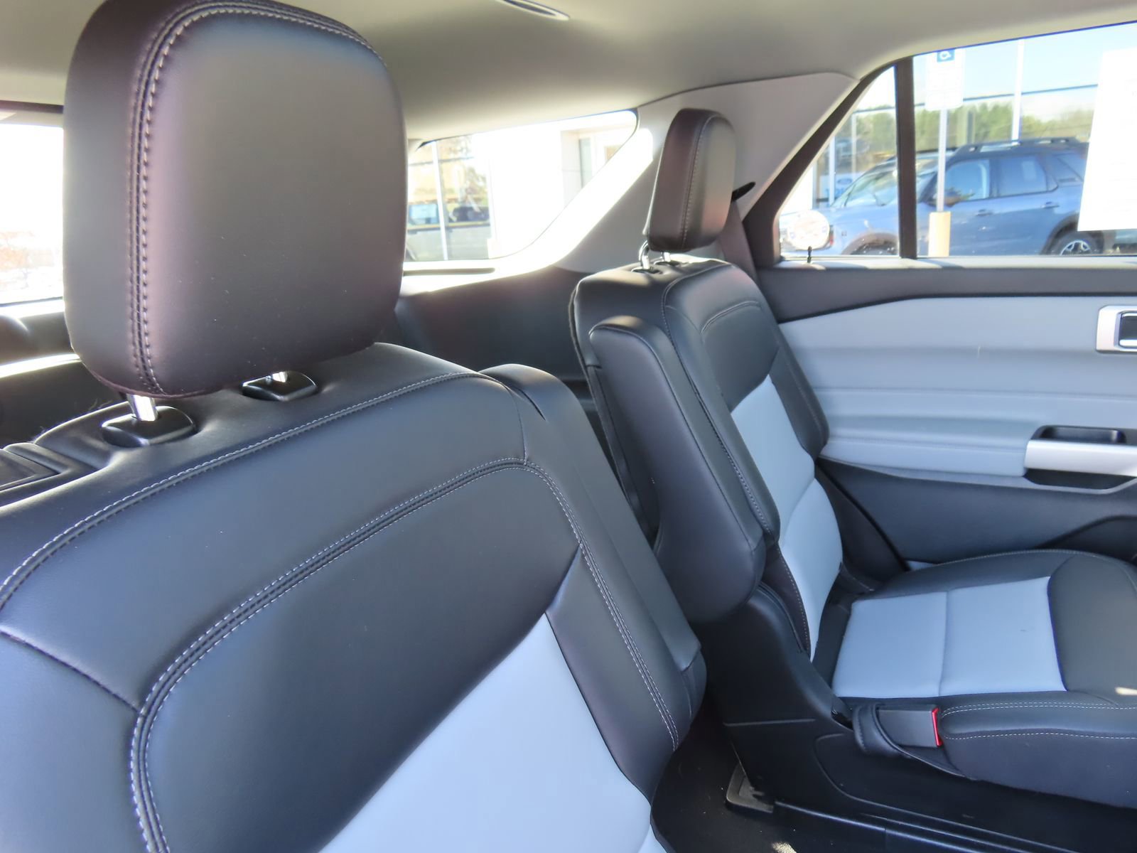 Certified 2024 Ford Explorer XLT w/ Equipment Group 202A image 34