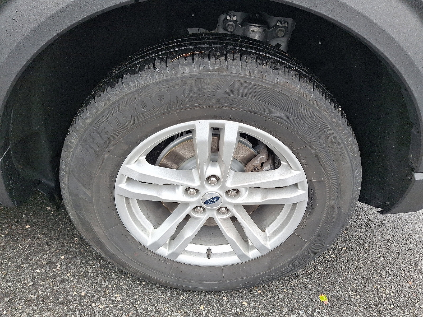 Certified 2022 Ford Explorer XLT w/ Equipment Group 202A image 28