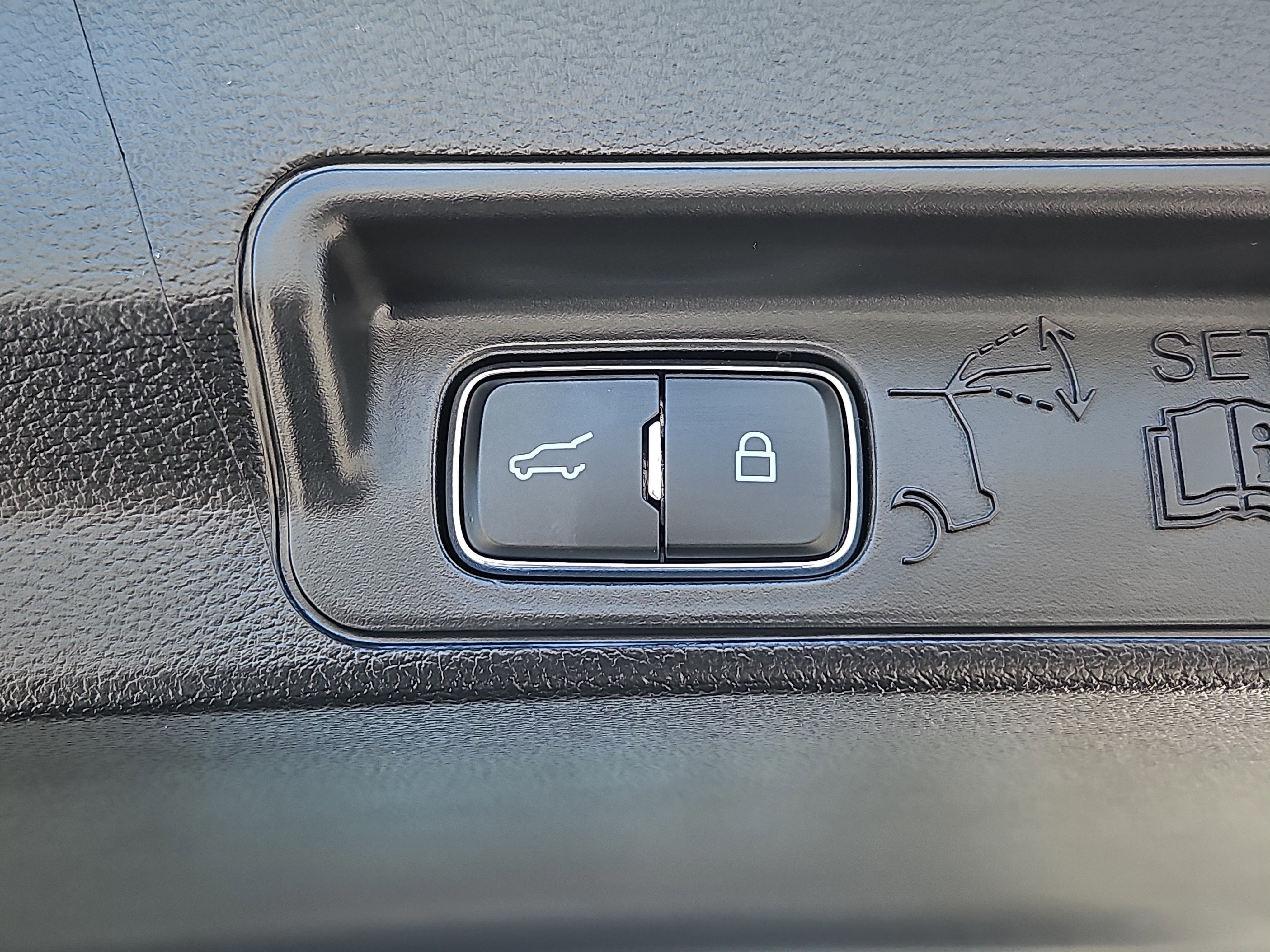 Certified 2025 Ford Explorer Active w/ Active Comfort Package AWD/4WD image 33