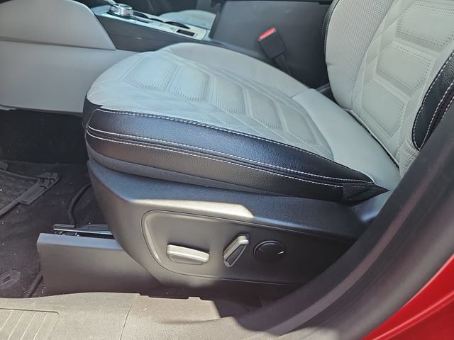 Certified 2023 Ford Escape Platinum w/ Premium Technology Package AWD/4WD image 17
