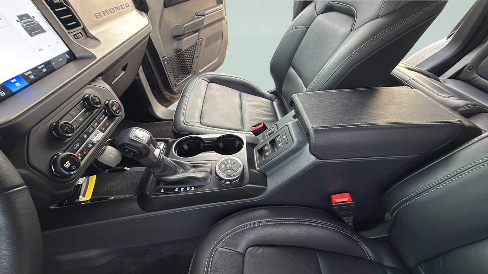 Certified 2025 Ford Bronco Outer Banks image 27