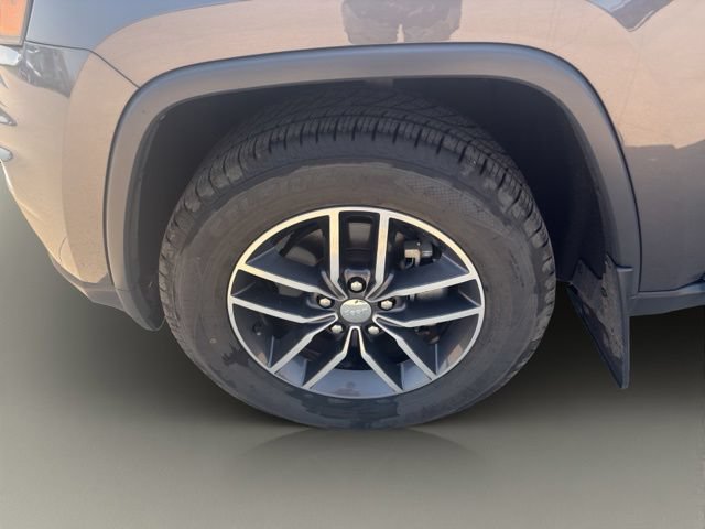 Used 2018 Jeep Grand Cherokee Limited w/ Luxury Group II AWD/4WD image 17