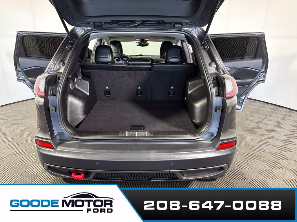 Used 2021 Jeep Cherokee Trailhawk AWD/4WD image 21