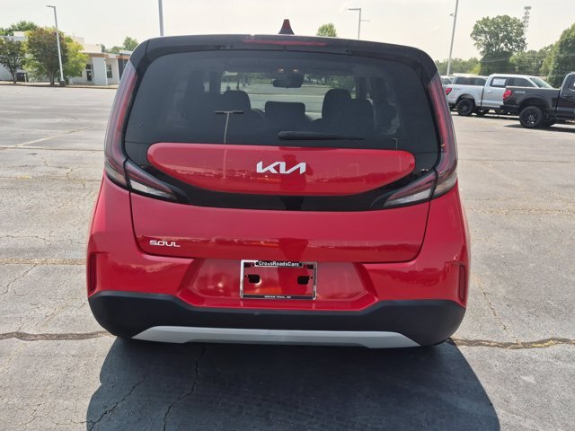 Used 2023 Kia Soul LX FWD image 5