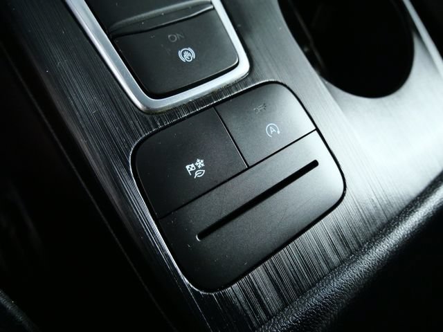 Certified 2025 Ford Escape ST-Line Select AWD/4WD image 25
