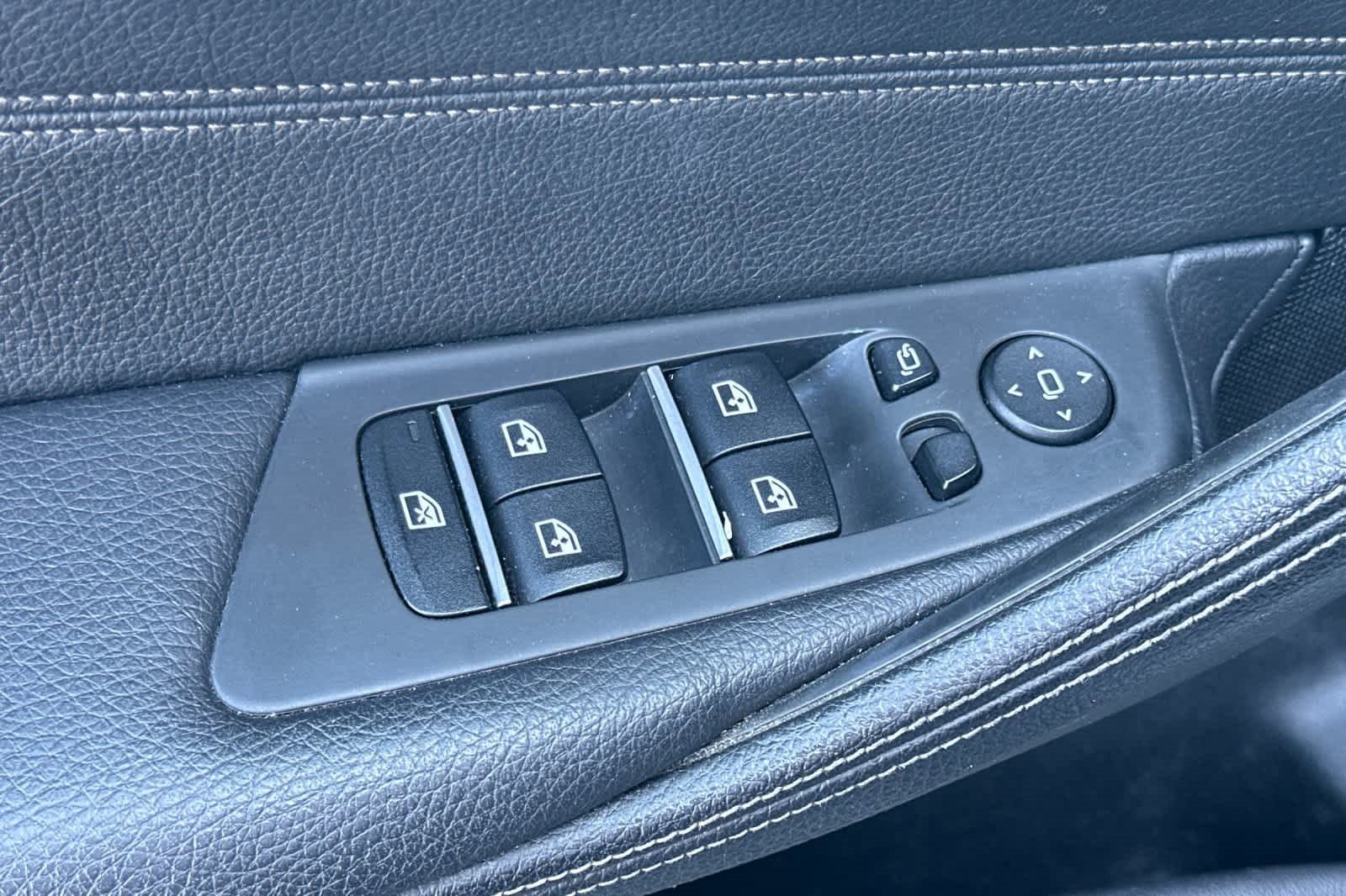 Used 2019 BMW 530i w/ Convenience Package image 14