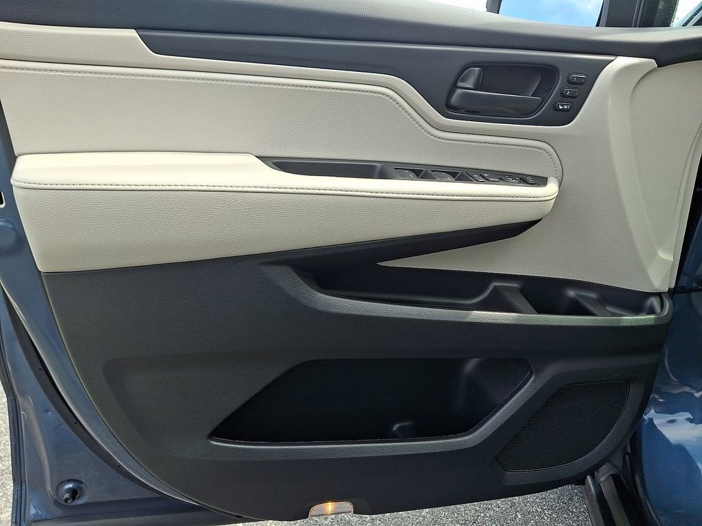 Used 2025 Honda Odyssey EX-L image 13