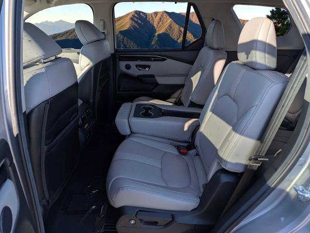 Used 2025 Honda Pilot EX-L image 18