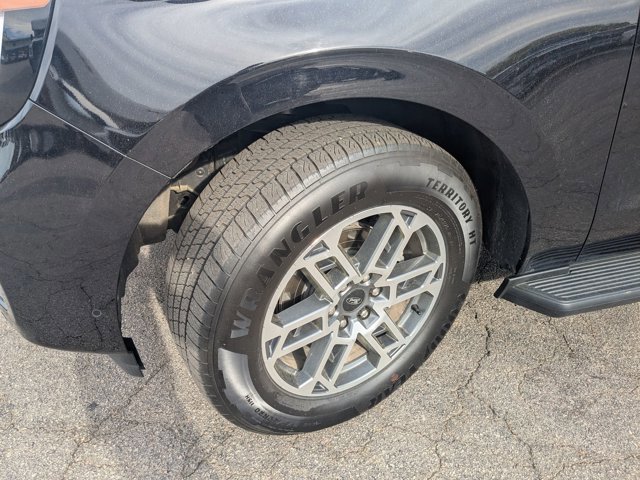 Certified 2025 Ford Expedition Active image 11