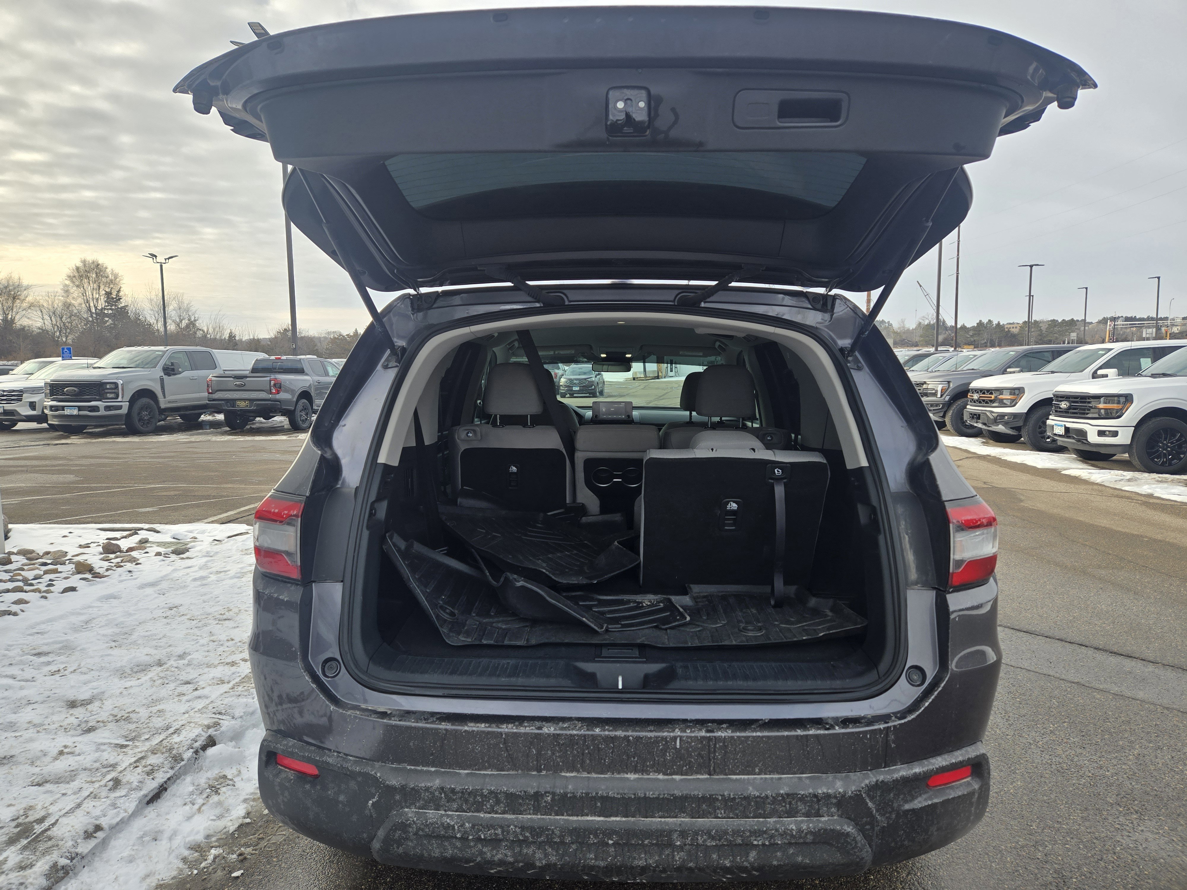 Used 2023 Honda Pilot LX image 16