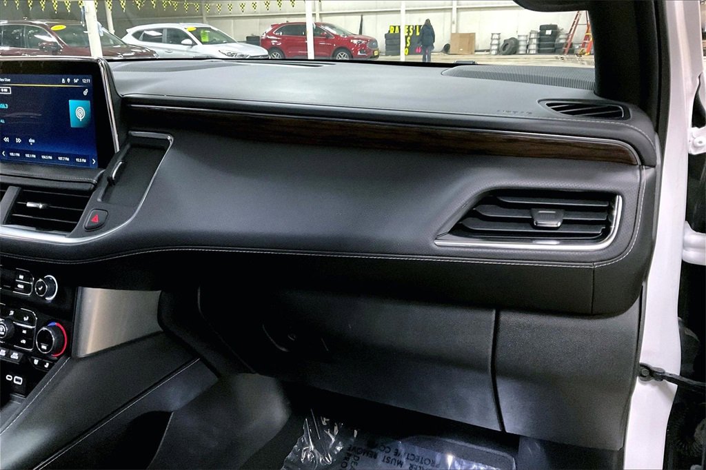 Used 2023 Chevrolet Suburban Premier image 15