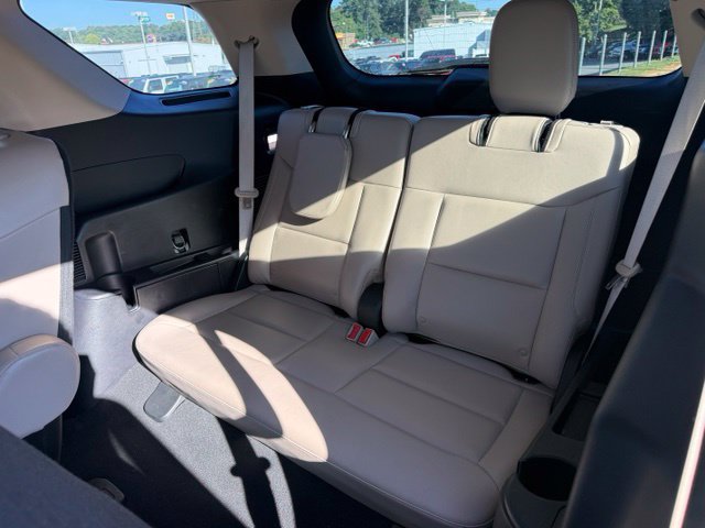 Certified 2022 Ford Explorer XLT w/ Equipment Group 202A RWD image 11