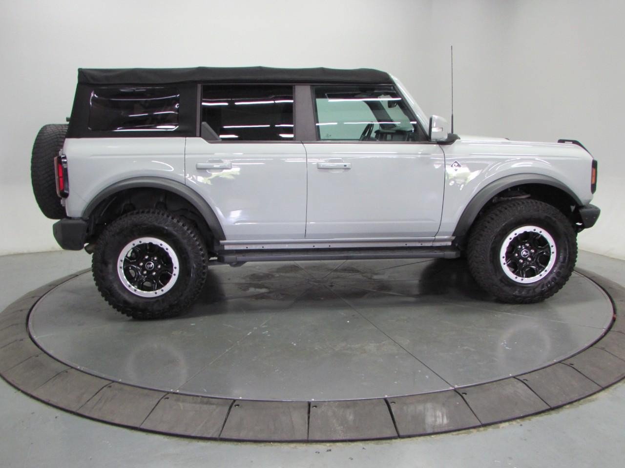Certified 2021 Ford Bronco Outer Banks w/ Sasquatch Package AWD/4WD image 8