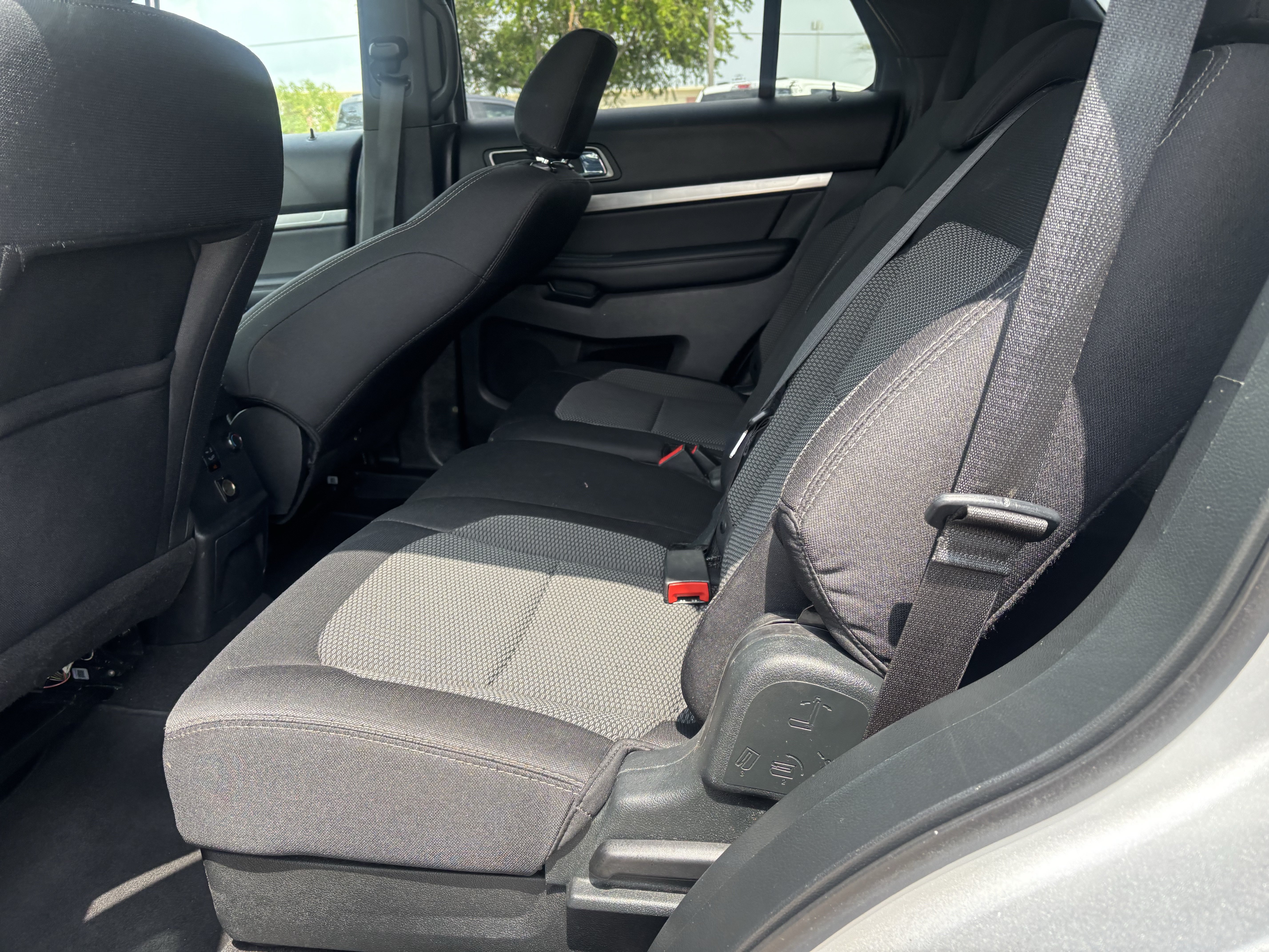 Certified 2019 Ford Explorer XLT FWD image 15