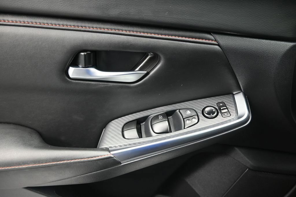 Used 2025 Nissan Sentra SR FWD image 17
