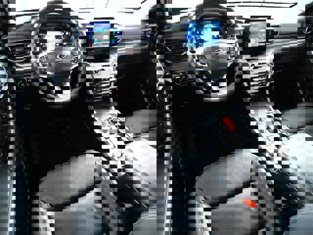 Certified 2023 Ford Explorer XLT w/ Equipment Group 202A image 4