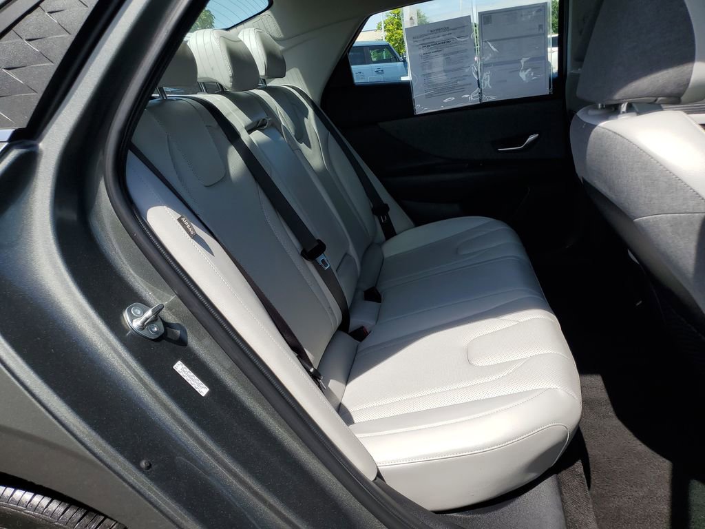 Used 2024 Hyundai Elantra Limited FWD image 28