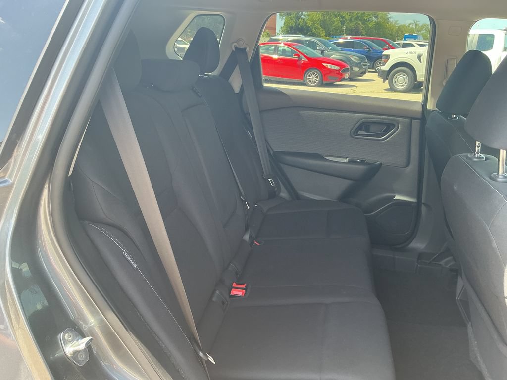 Used 2023 Nissan Rogue S AWD/4WD image 18
