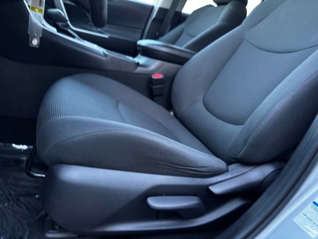 Used 2019 Toyota RAV4 LE w/ Carpet Mat Package AWD/4WD image 6