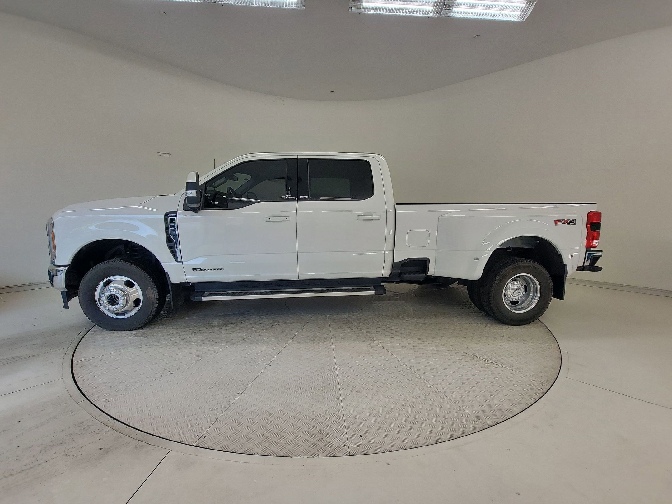 Certified 2023 Ford F350 Lariat image 2