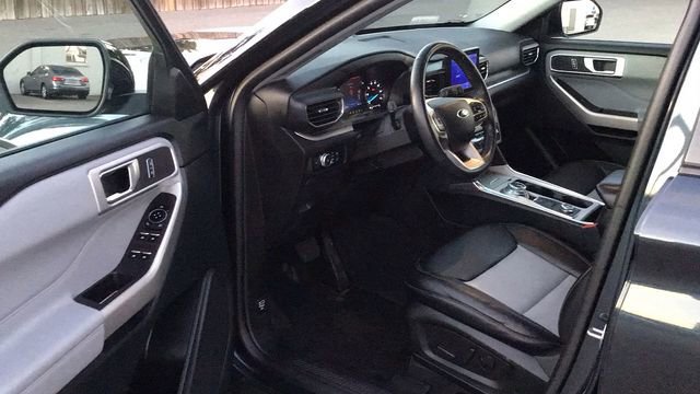 Certified 2022 Ford Explorer XLT w/ Equipment Group 202A image 18