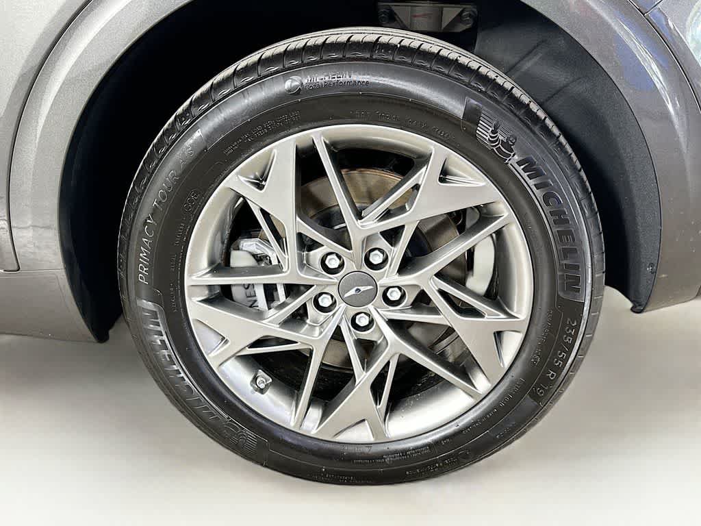 Used 2025 Genesis GV70 2.5T AWD/4WD image 8