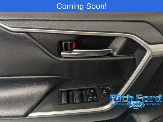 Used 2019 Toyota RAV4 XLE w/ Convenience Package image 16