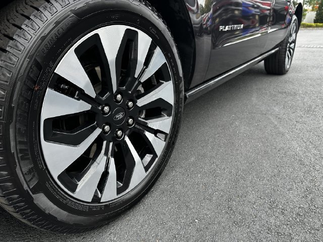 Certified 2025 Ford Expedition Max Platinum w/ Driver's Package AWD/4WD image 12