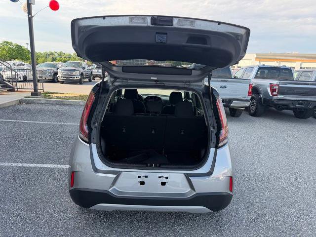 Used 2024 Kia Soul LX w/ Option Group 015 FWD image 7