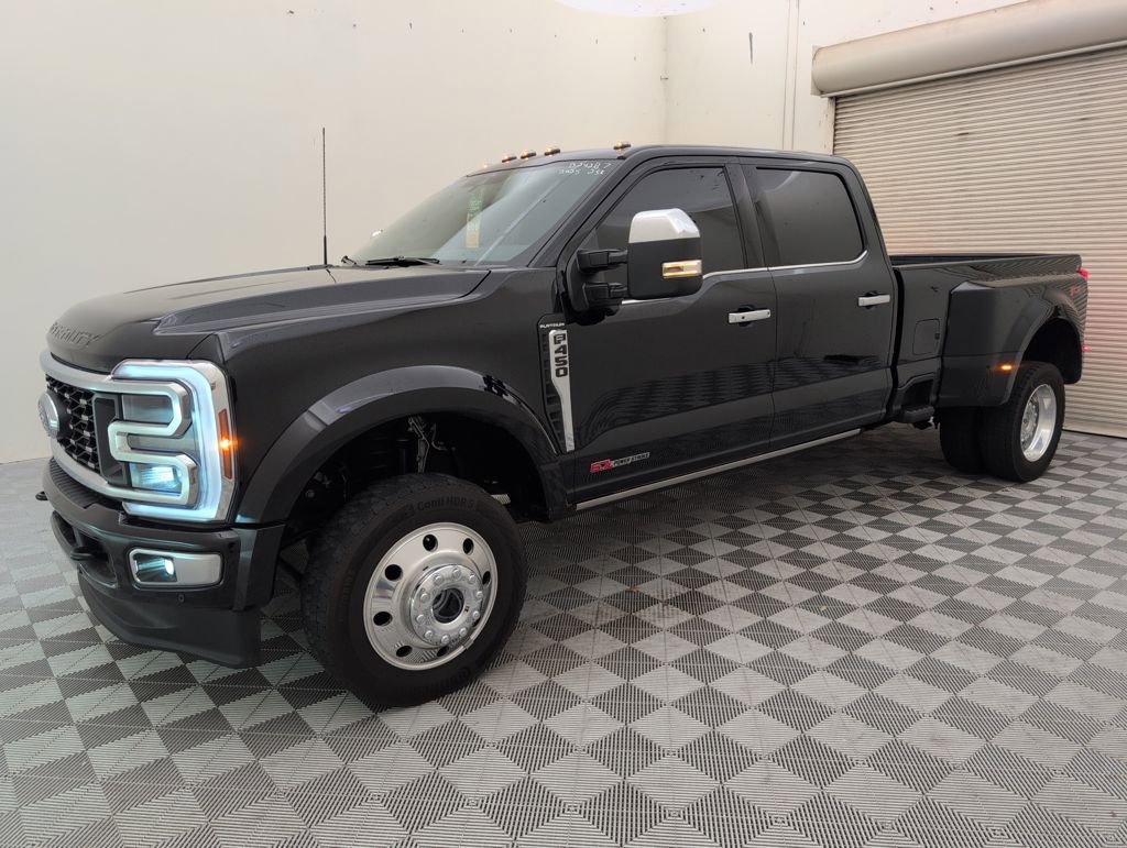 Certified 2025 Ford F450 Platinum w/ Platinum Plus Package image 9