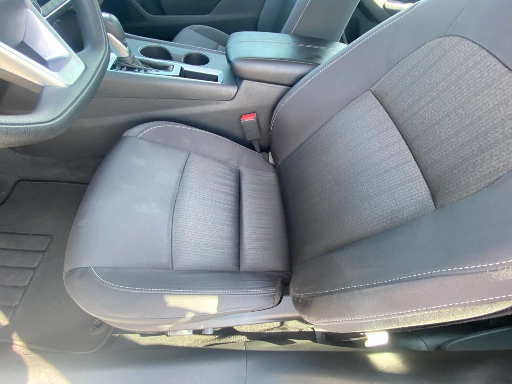 Used 2025 Nissan Altima 2.5 SV FWD image 21