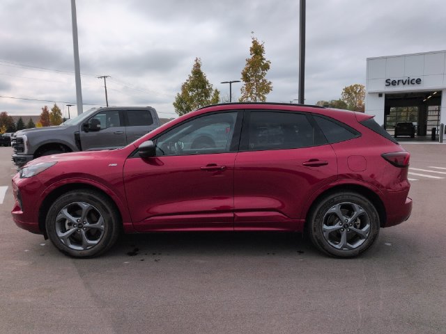 Certified 2024 Ford Escape ST-Line w/ Tech Pack #1 AWD/4WD image 2