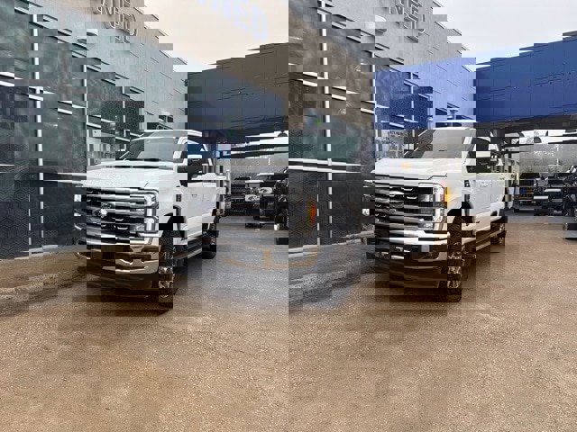 Certified 2023 Ford F250 Lariat w/ FX4 Off-Road Package image 4