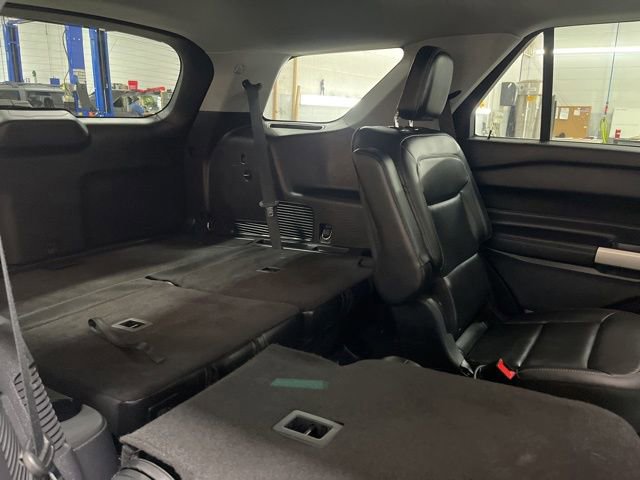 Certified 2022 Ford Explorer XLT w/ Equipment Group 202A image 38