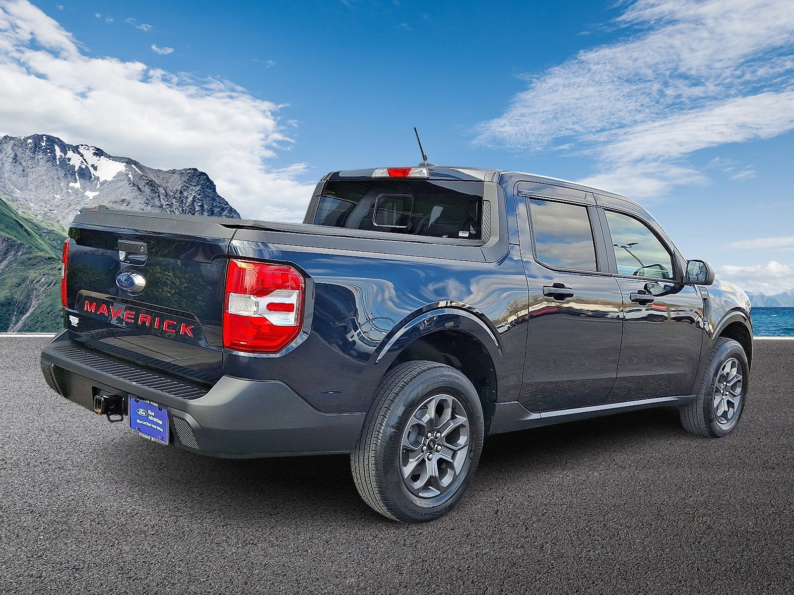 Certified 2022 Ford Maverick XLT image 4