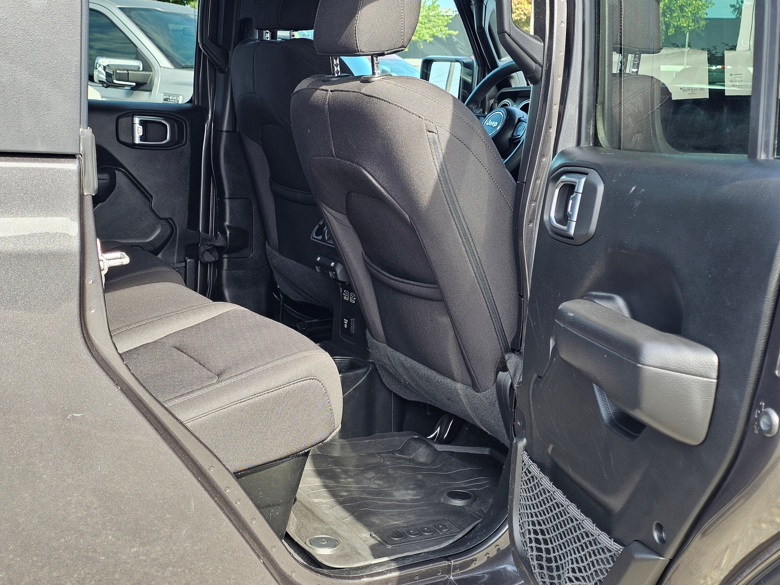 Used 2023 Jeep Gladiator Sport AWD/4WD image 14
