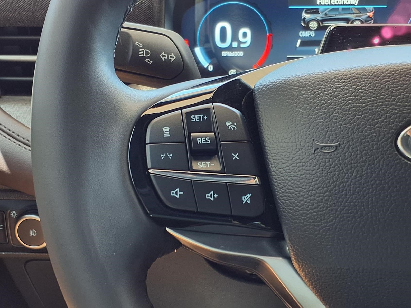 Certified 2025 Ford Explorer Platinum RWD image 23