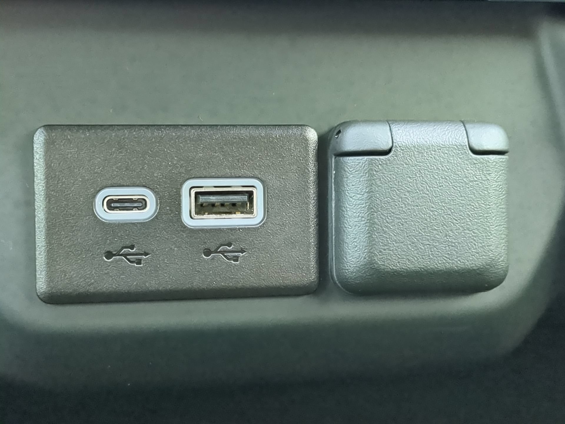 Used 2024 Chevrolet Silverado 1500 Custom RWD image 60
