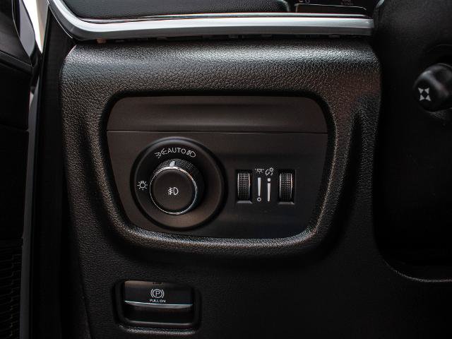 Used 2024 Jeep Grand Cherokee L Limited w/ Luxury Tech Group II AWD/4WD image 16