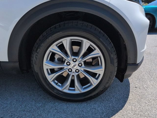 Certified 2024 Ford Explorer XLT w/ Equipment Group 202A RWD image 12