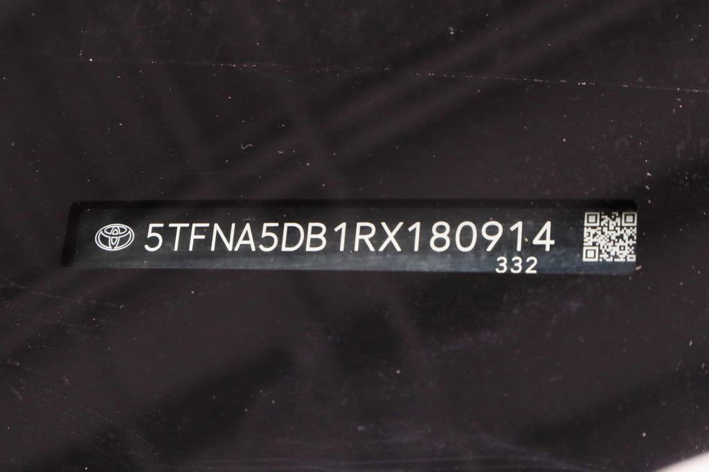 Used 2024 Toyota Tundra Platinum AWD/4WD image 38