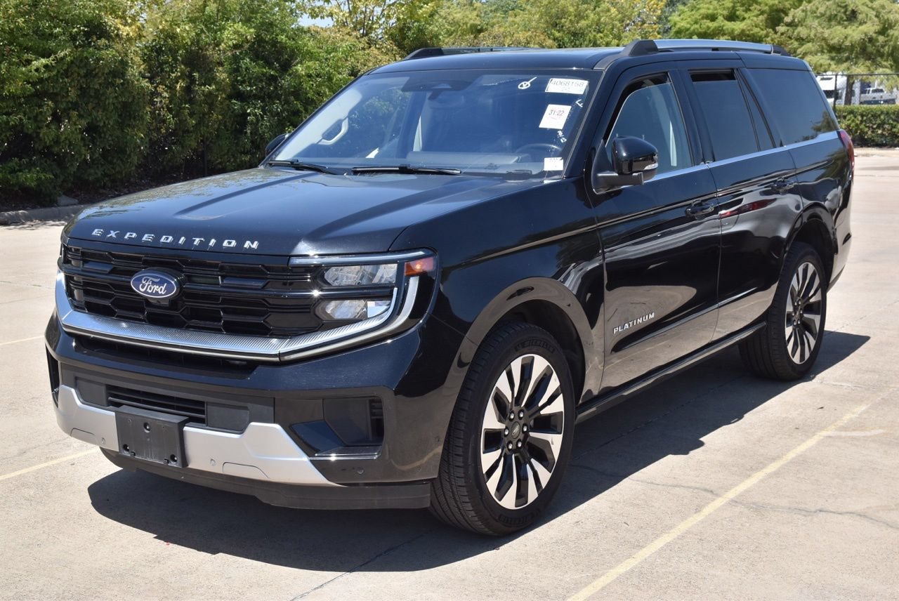 Certified 2025 Ford Expedition Platinum w/ Driver's Package AWD/4WD image 2