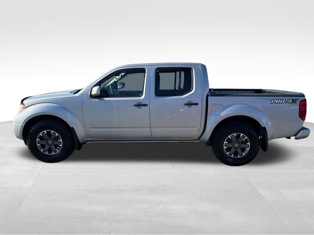Used 2018 Nissan Frontier PRO-4X image 2