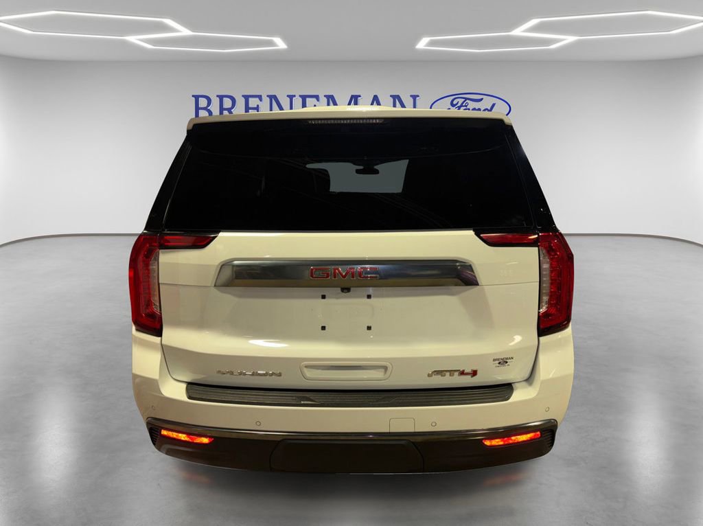 Used 2022 GMC Yukon XL AT4 image 4