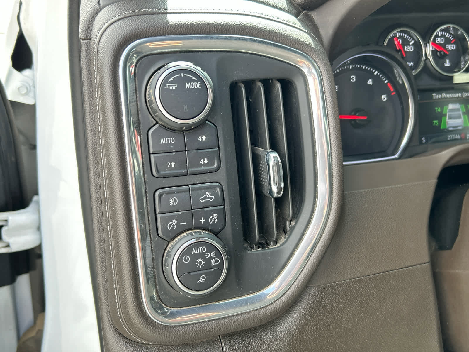 Used 2023 Chevrolet Silverado 3500 LTZ image 24