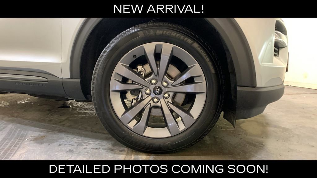 Certified 2023 Ford Explorer XLT w/ Equipment Group 202A image 9