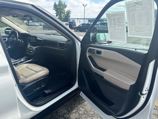 Certified 2023 Ford Explorer XLT w/ Equipment Group 202A AWD/4WD image 8