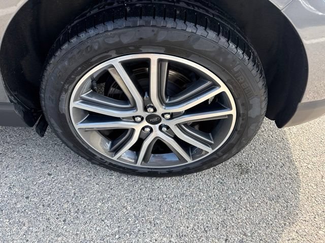 Certified 2024 Ford Edge Titanium w/ Equipment Group 301A AWD/4WD image 3